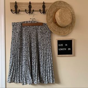 Black and white floral accordion pleat skirt